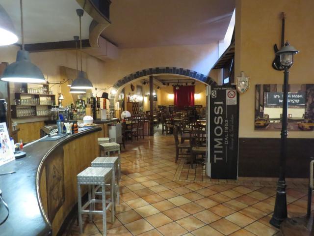 Locale Commerciale in affitto a Centro Est, Serra Riccò