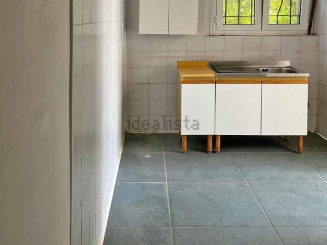 Locale Commerciale in affitto a Borgo Molino, Marche