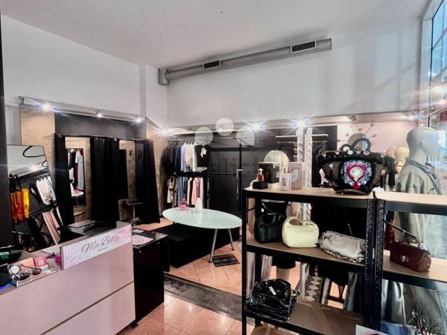 Locale Commerciale in affitto a Le Villette, Crema