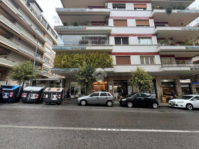 Locale Commerciale in affitto a Municipio Roma XIV, Roma Capitale