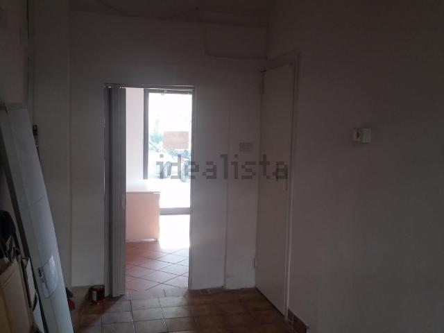Locale Commerciale in affitto a III Circoscrizione, Messina