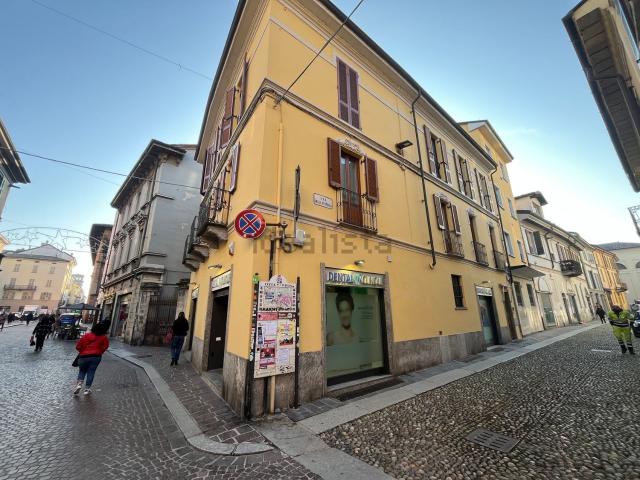 Locale Commerciale in affitto a Ticinello, Pavia