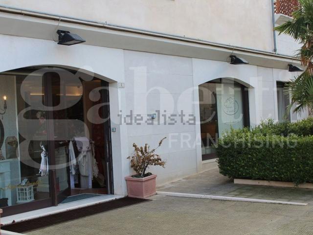Locale Commerciale in affitto a Puglia, Barletta-andria-trani