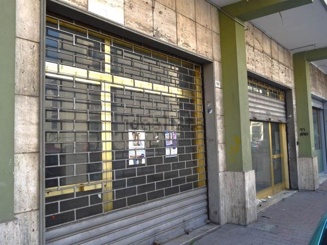 Locale Commerciale in affitto a Santa Maria Capua, Campania