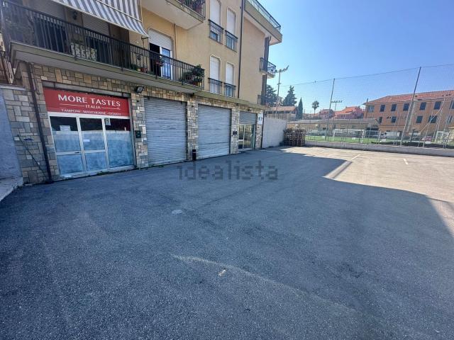 Locale Commerciale in affitto a Caramagnetta, Imperia