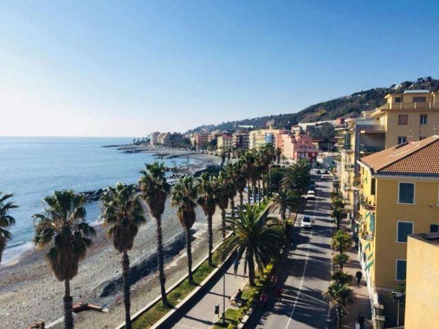 Locale Commerciale in affitto a Cogoleto, Liguria