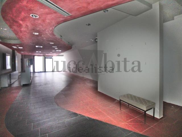 Locale Commerciale in affitto a Santissima Annunziata, Bagni Di Lucca Ponte