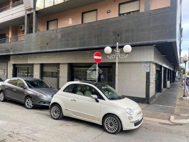 Locale Commerciale in affitto a Puglia, Foggia