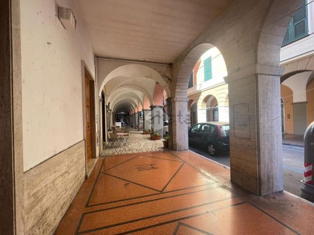 Locale Commerciale in affitto a Lavagna, Liguria