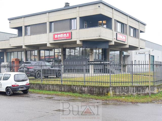 Locale Commerciale in affitto a Meda, Lombardia