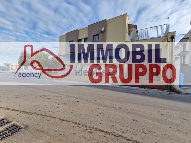 Locale Commerciale in affitto a Puglia, Barletta-andria-trani