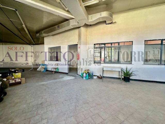 Locale Commerciale in affitto a Piemonte, Alessandria
