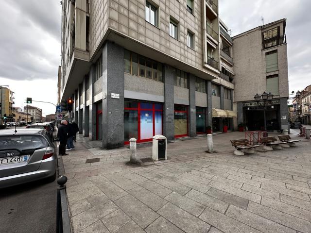 Locale Commerciale in affitto a Alessandria