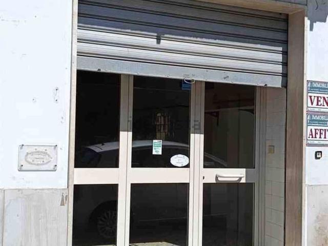 Locale Commerciale in affitto a Aquino, Lazio