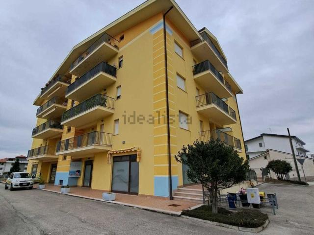 Locale Commerciale in affitto a Altino, Abruzzo