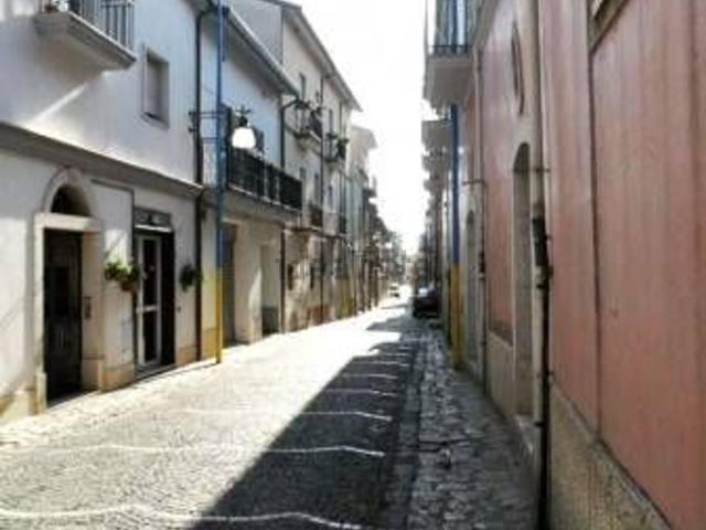 Locale Commerciale in affitto a San Potito Ultra, Campania
