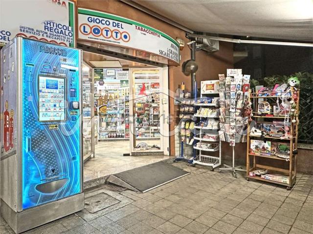 Locale Commerciale in affitto a San Donato-San Vitale, Bologna