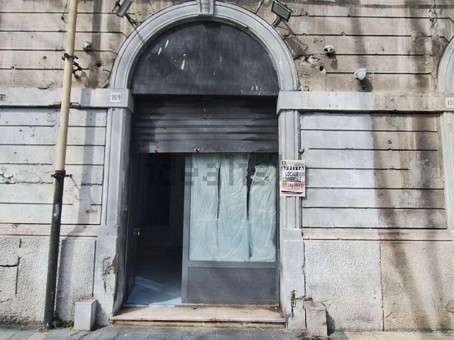 Locale Commerciale in affitto a IV Circoscrizione, Messina