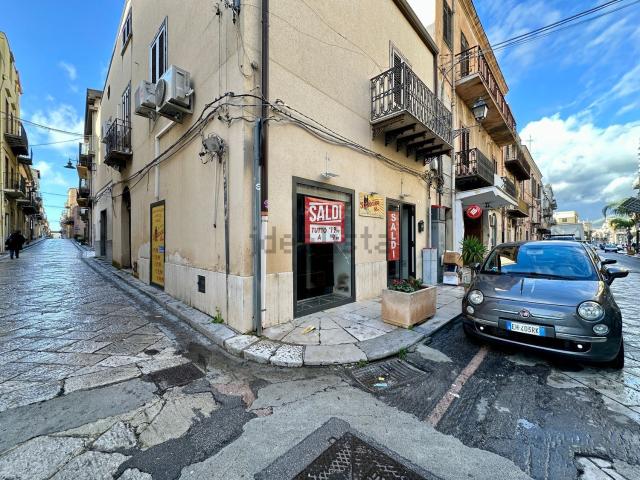 Locale Commerciale in affitto a Partinico, Sicilia
