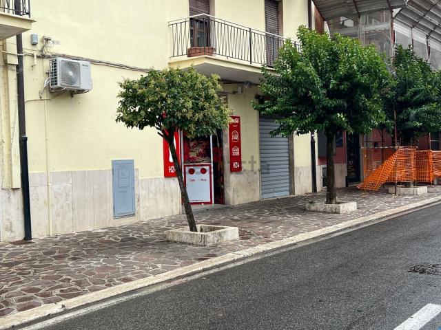 Locale Commerciale in affitto a Roma Capitale, Lazio