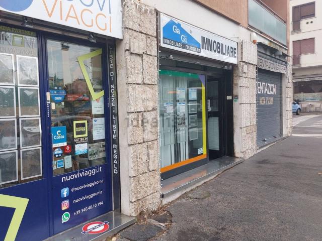 Locale Commerciale in affitto a Municipio Roma VIII, Roma Capitale