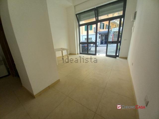 Locale Commerciale in affitto a IV Circoscrizione, Messina