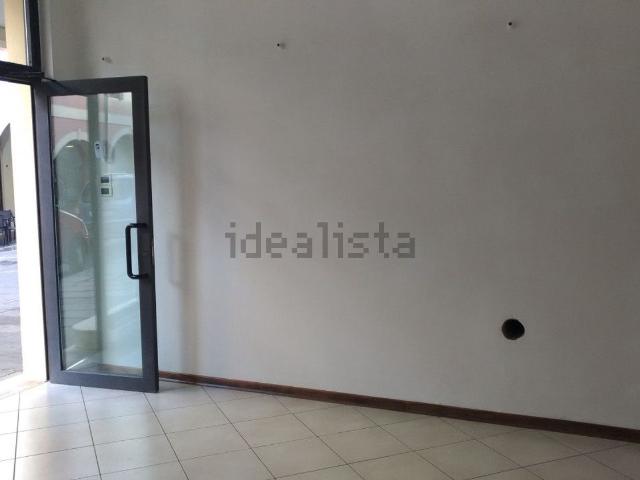Locale Commerciale in affitto a Este, Veneto