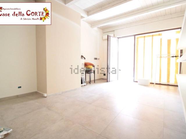 Locale Commerciale in affitto a Unione Alto Ferrarese, Cento