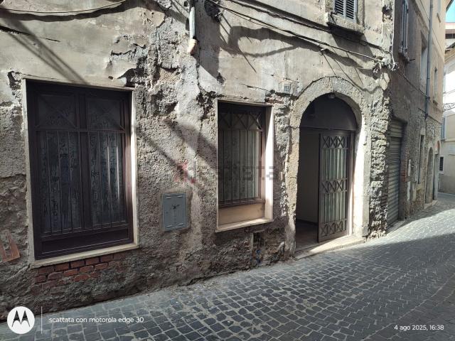 Locale Commerciale in affitto a Sant'Agata, Ferentino