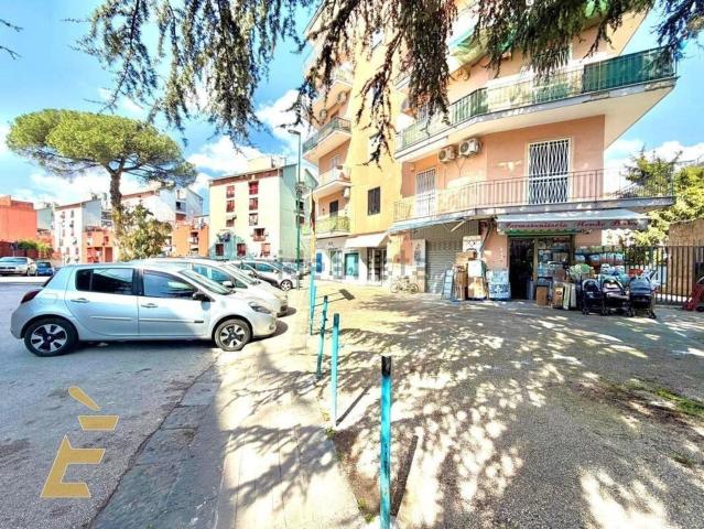 Locale Commerciale in affitto a Cupa Spinelli, Piscinola