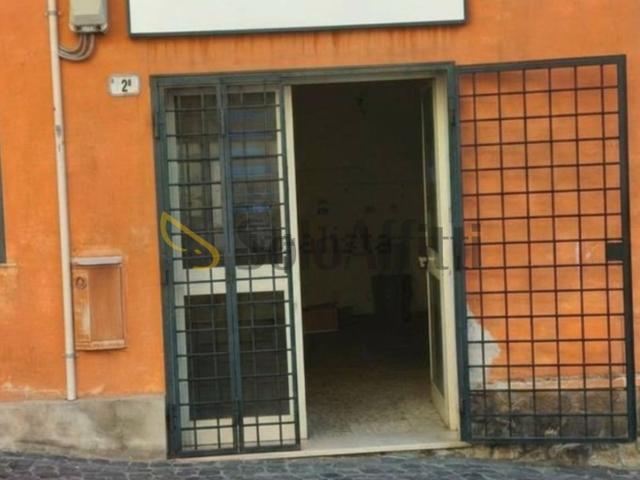 Locale Commerciale in affitto a Centro Storico, Roma Capitale