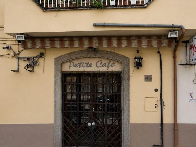 Locale Commerciale in affitto a Montecagnoletto, Roma Capitale