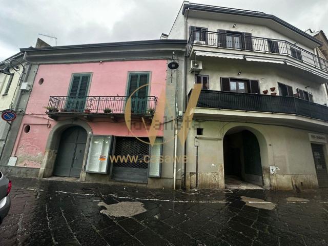 Locale Commerciale in affitto a Casagiove, Campania