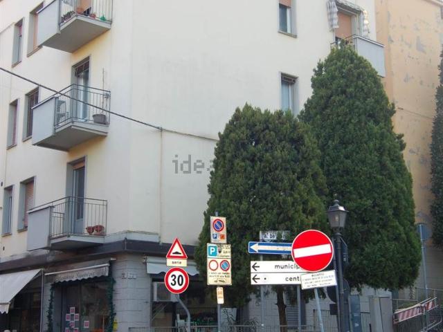 Locale Commerciale in affitto a Unione dei comuni Valli del Reno, Lavino e Samoggia, Bazzano