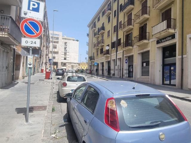 Locale Commerciale in affitto a Avellino, Campania