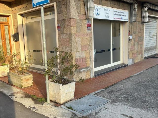 Locale Commerciale in affitto a Unione Terre di Pianura, Granarolo Dell'emilia