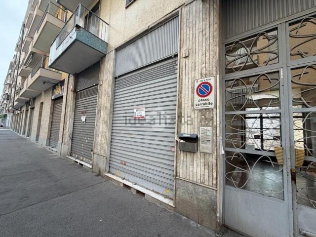 Locale Commerciale in affitto a Circoscrizione 5, Piemonte