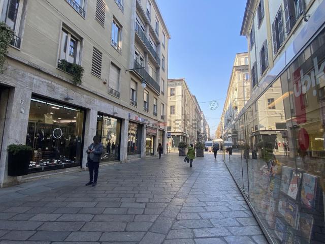Locale Commerciale in affitto a Circoscrizione 1, Piemonte