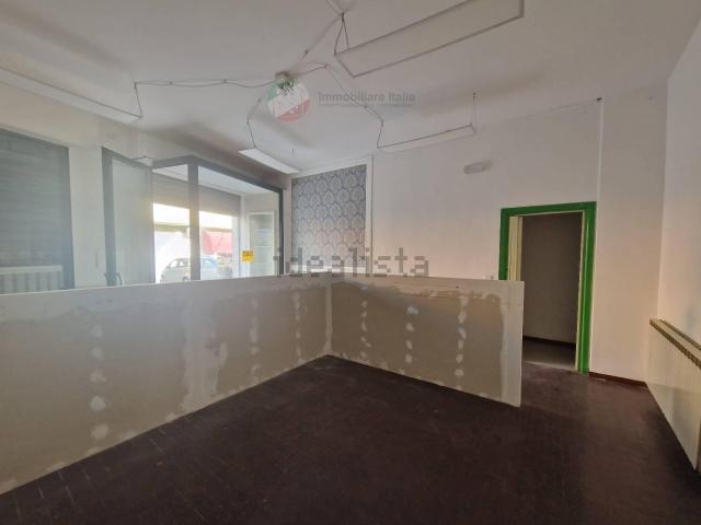 Locale Commerciale in affitto a Morciano Di Romagna, Reggio Emilia