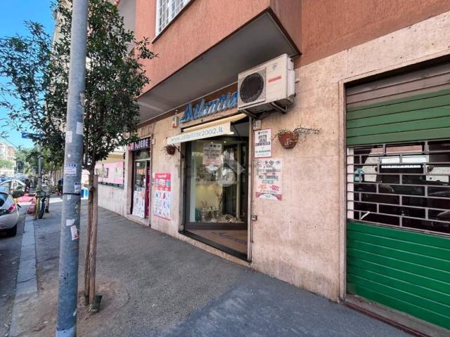 Locale Commerciale in affitto a Municipio Roma II, Roma Capitale
