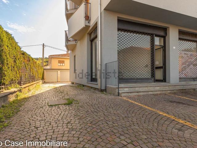 Locale Commerciale in affitto a Balme, Piemonte
