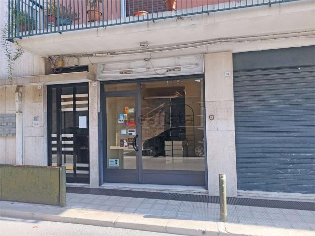 Locale Commerciale in affitto a Puglia, Bari