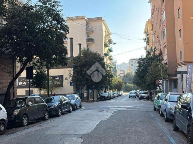 Locale Commerciale in affitto a Municipalità 5, Campania