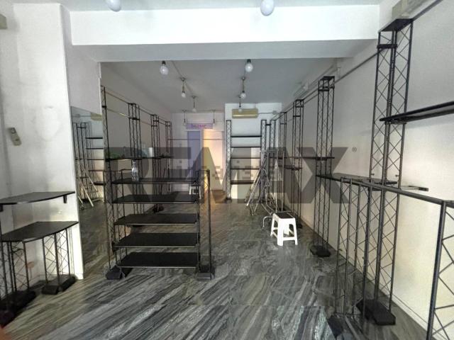 Locale Commerciale in affitto a Biddanoa/Villanova, Cagliari