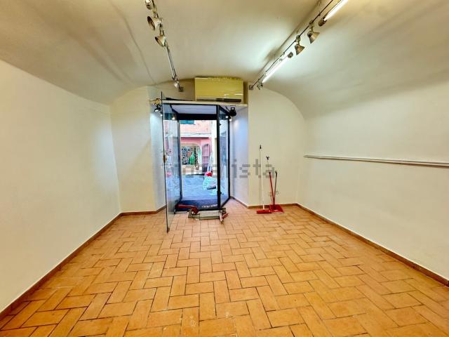 Locale Commerciale in affitto a San Remo, Liguria