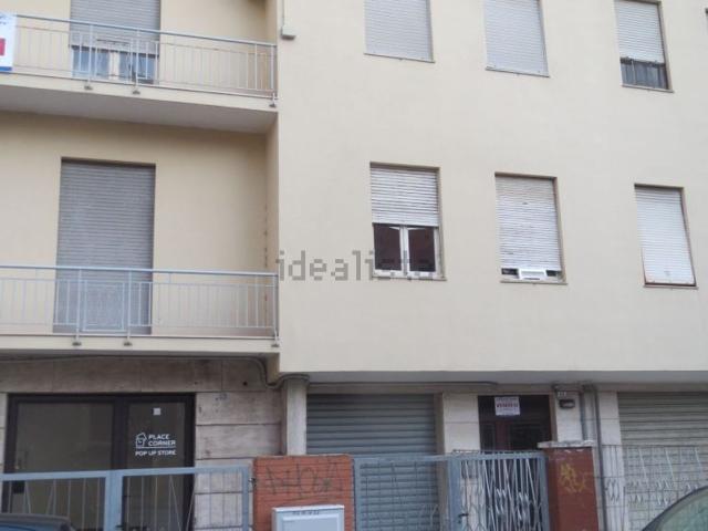 Locale Commerciale in affitto a San Benedetto, Cagliari