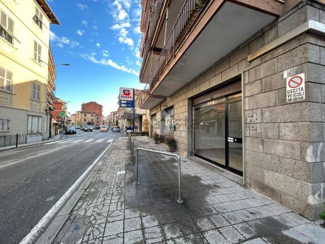 Locale Commerciale in affitto a Ri Alto, Chiavari