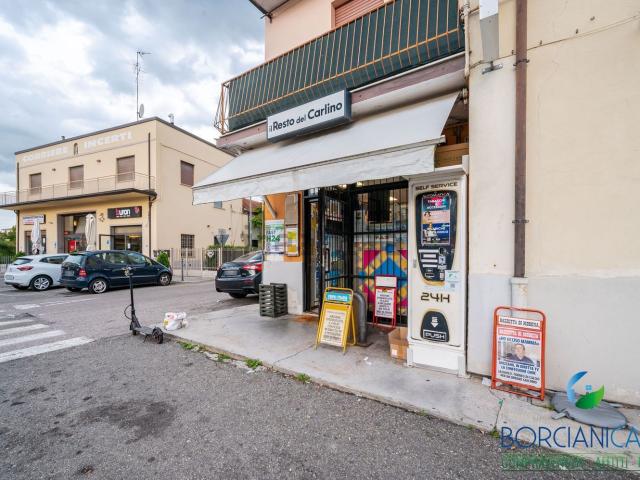 Locale Commerciale in affitto a Unione dei comuni del Distretto Ceramico, Sassuolo