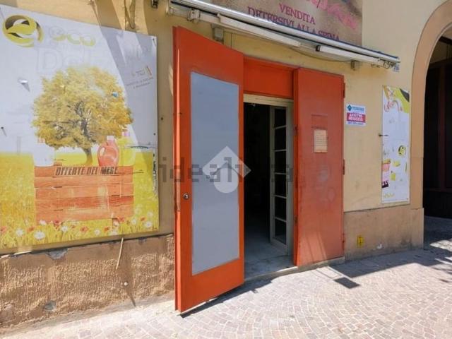 Locale Commerciale in affitto a Sepano, Frattamaggiore