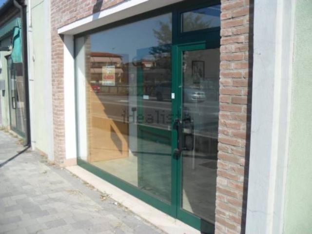 Locale Commerciale in affitto a Codevigo, Veneto